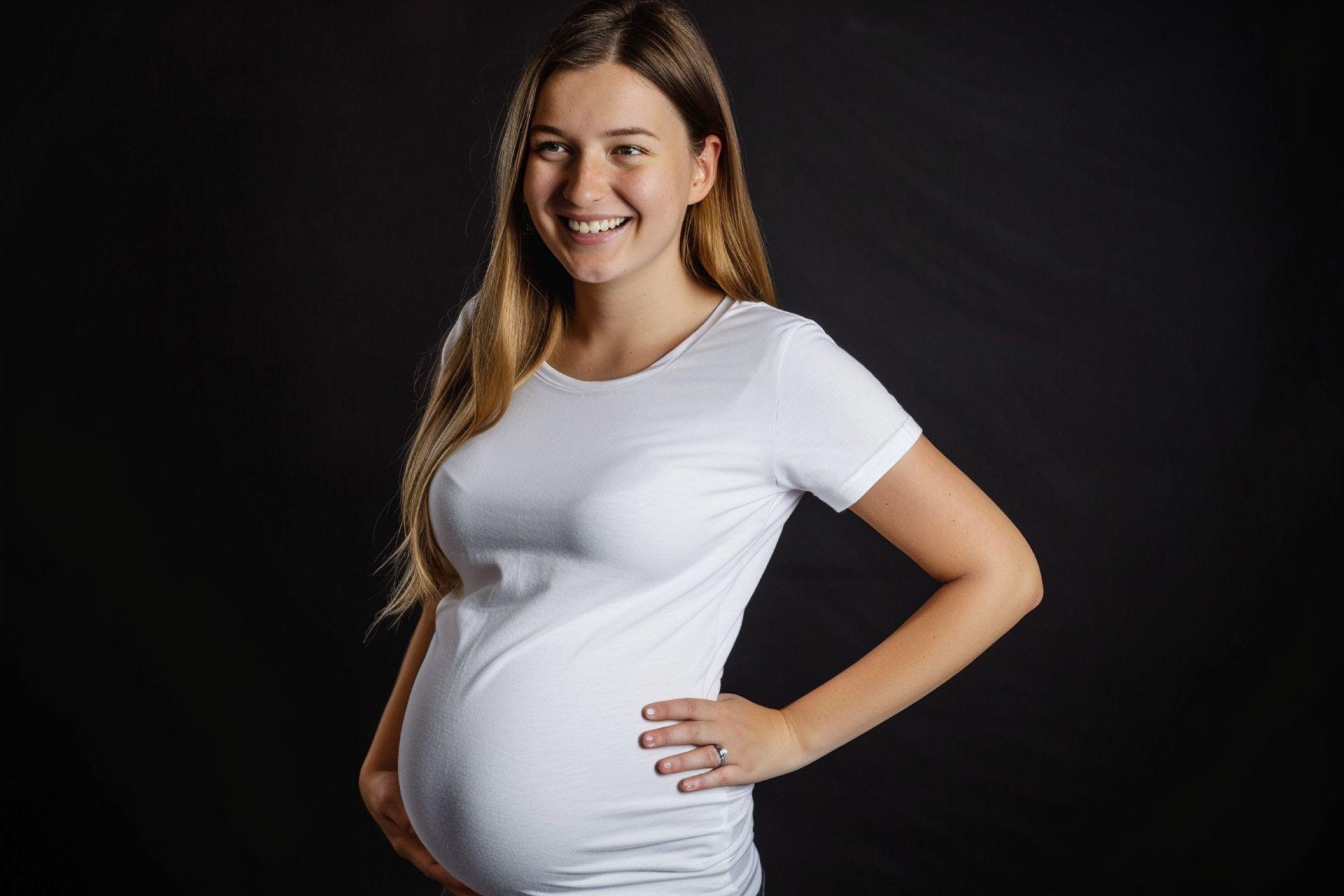 Mujer embarazada con gestación avanzada. Codigo2 Studios