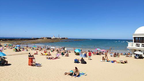 El consejo viral de una gaditana para los que visiten las playas de Cádiz: «Esto no es Valencia ni Cataluña»